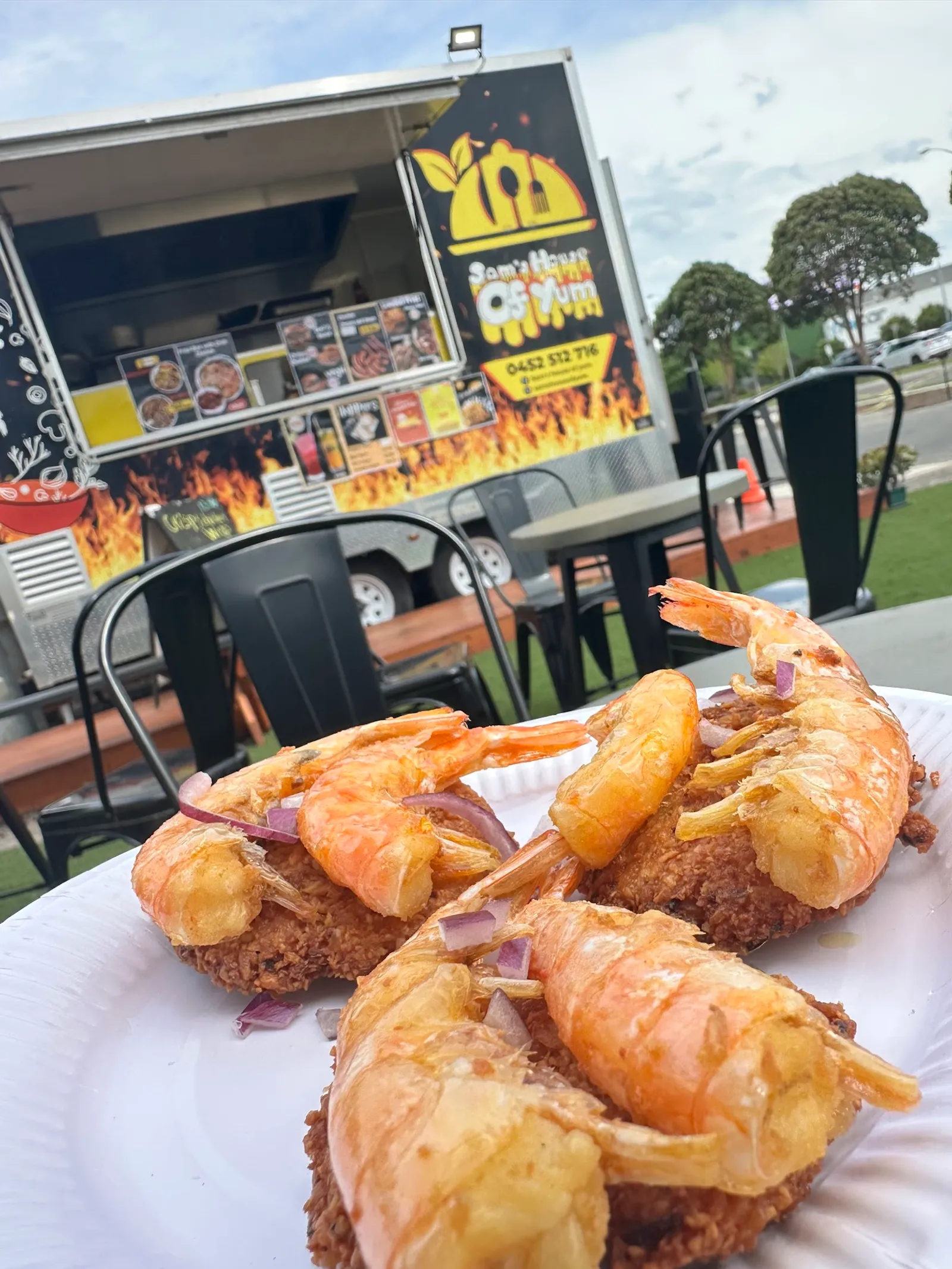 Crispy golden fried prawns